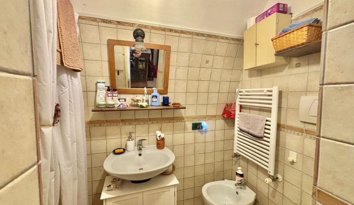 immobile-vendesi-via-cavour-casttelana-grotte-apulia-case (25)