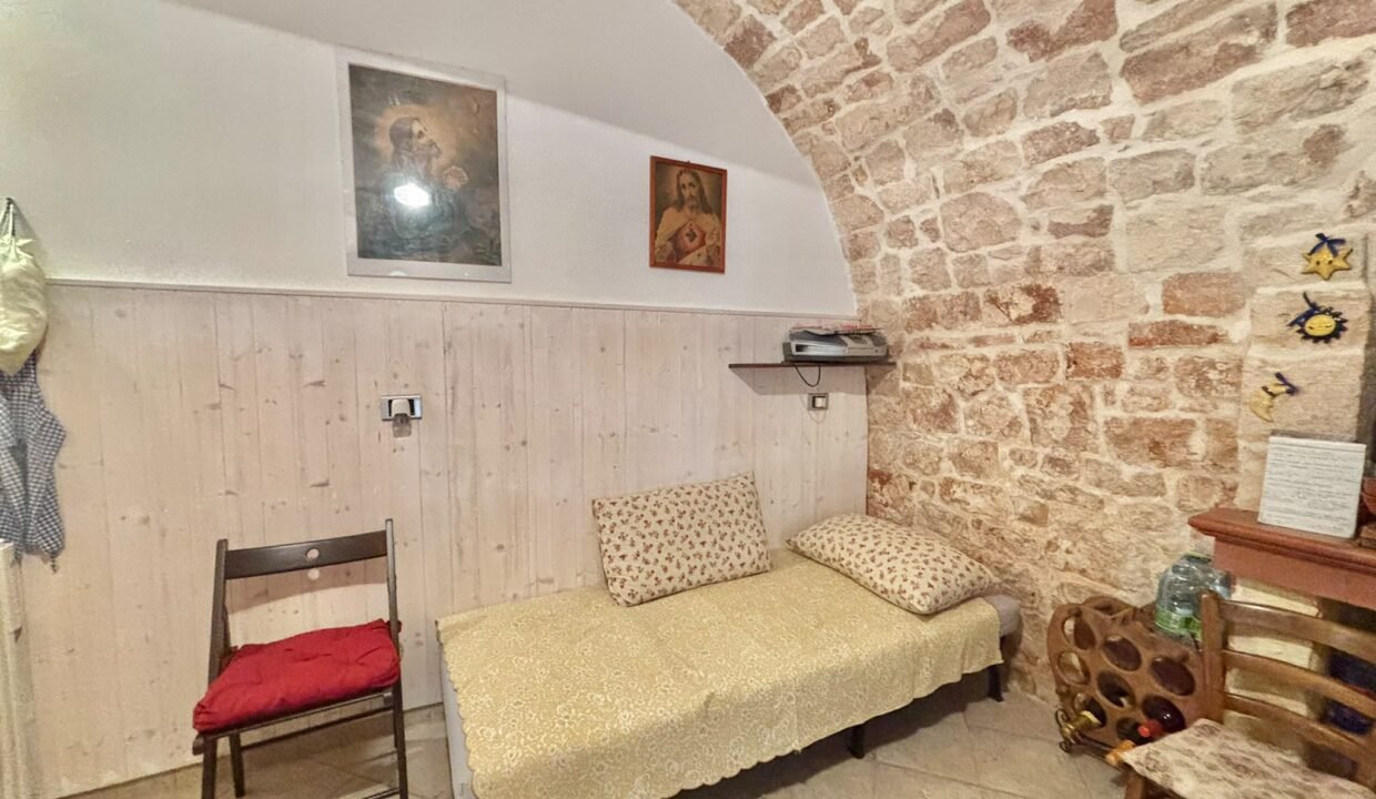 immobile-vendesi-via-cavour-casttelana-grotte-apulia-case (28)