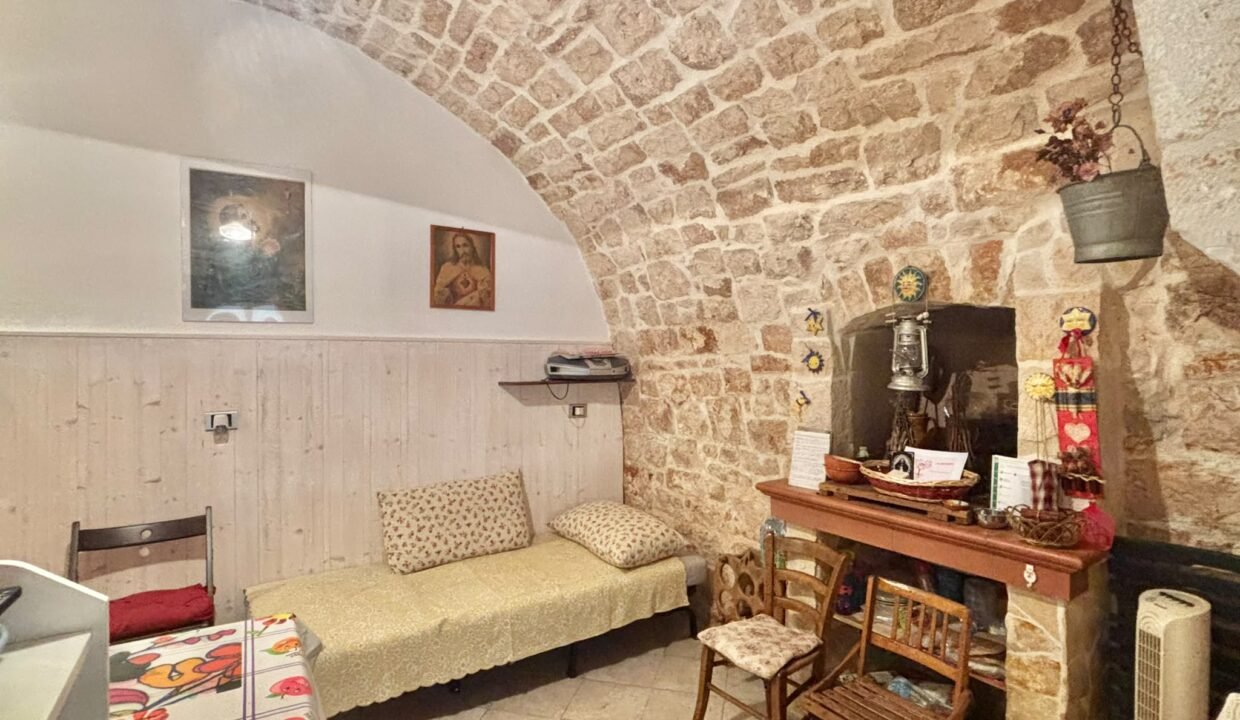 immobile-vendesi-via-cavour-casttelana-grotte-apulia-case (32)