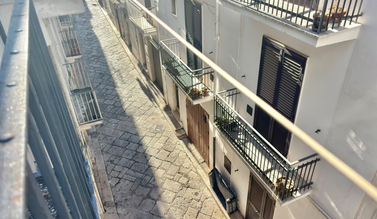 immobile-vendesi-via-cavour-casttelana-grotte-apulia-case (4)