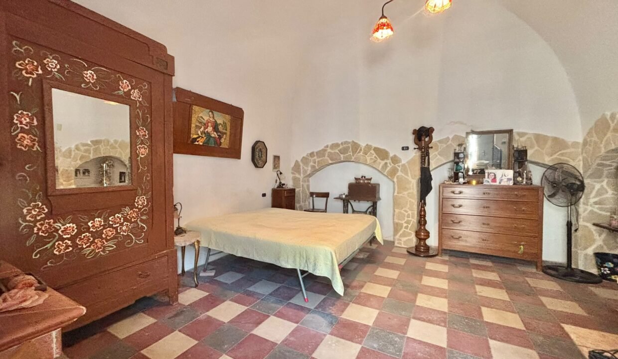 immobile-vendesi-via-cavour-casttelana-grotte-apulia-case (6)