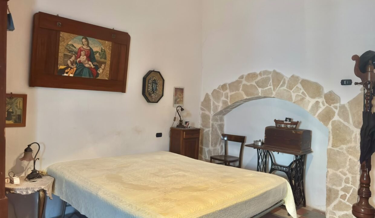 immobile-vendesi-via-cavour-casttelana-grotte-apulia-case (8)