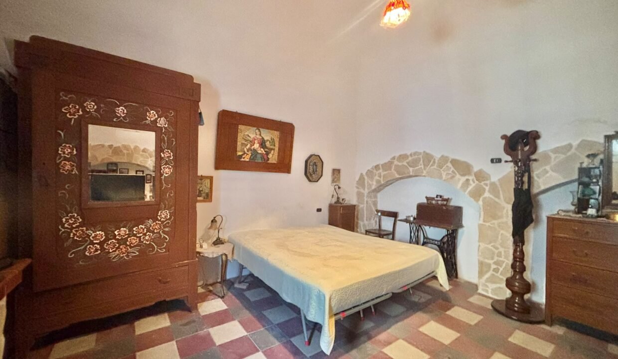 immobile-vendesi-via-cavour-casttelana-grotte-apulia-case (9)